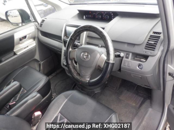 Used 2009 AT toyota noah ZRR70W Image[13]