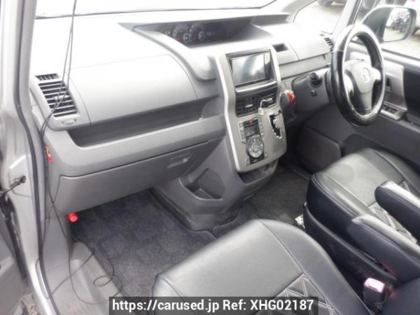 Used 2009 AT toyota noah ZRR70W Image[14]