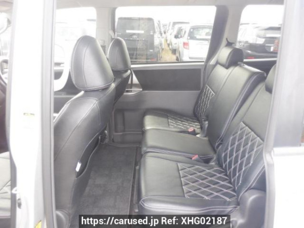 Used 2009 AT toyota noah ZRR70W Image[17]