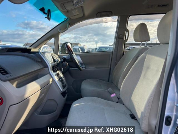 Used 2010 AT toyota noah ZRR75G Image[13]