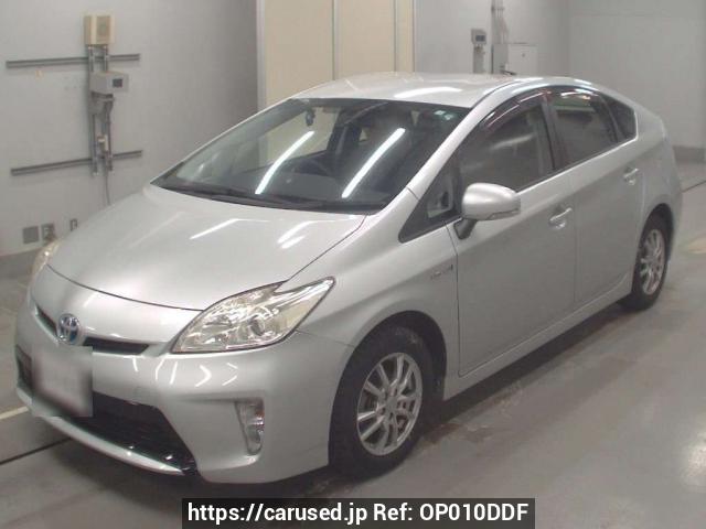 Buy Used 2014 Toyota Prius ZVW30 (OP010DDF) | Japanese Used