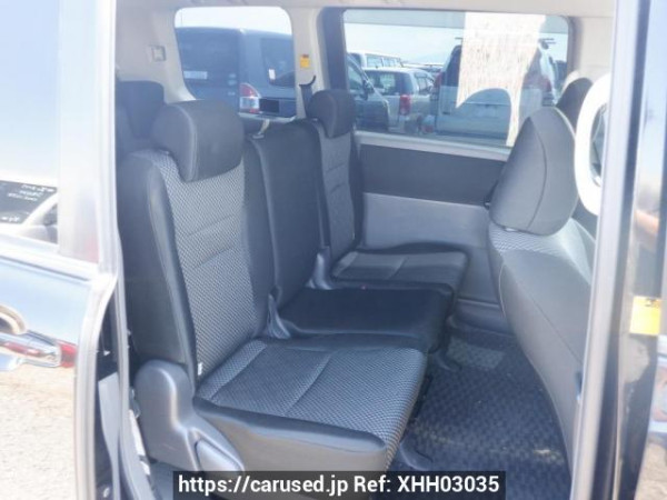 Used 2007 AT toyota noah ZRR70W Image[16]