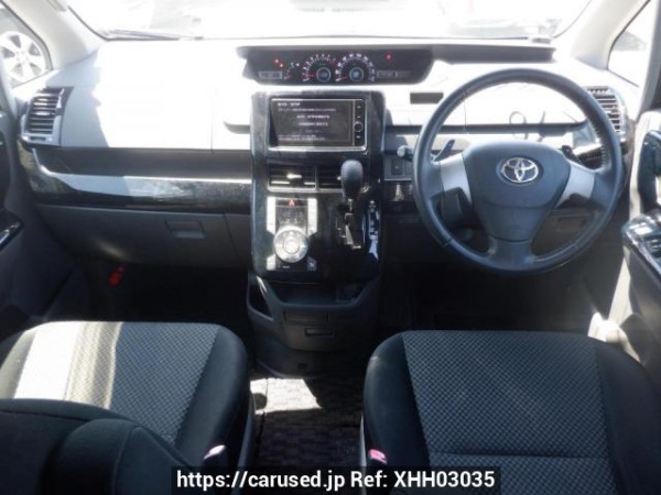 Used 2007 AT toyota noah ZRR70W Image[22]
