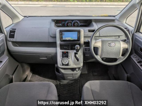 Used 2007 AT toyota noah ZRR70G Image[18]