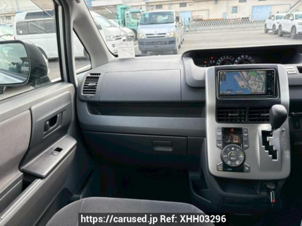Used 2009 AT toyota noah ZRR70G Image[20]