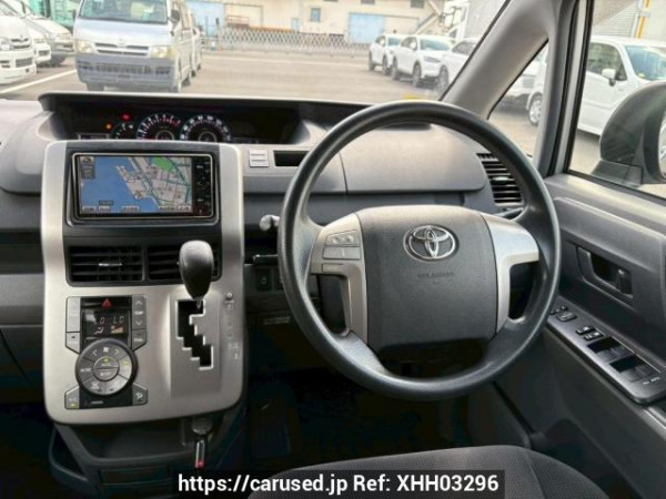 Used 2009 AT toyota noah ZRR70G Image[21]