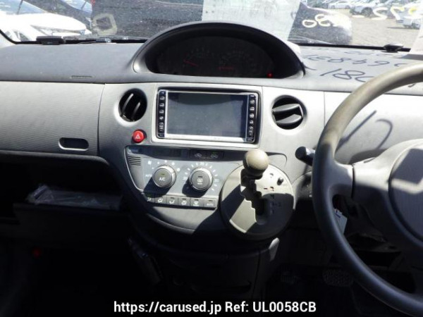 Used 2004 AT toyota sienta NCP81G Image[31]