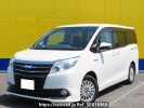 Toyota Noah ZWR80G