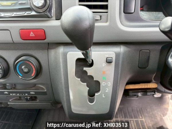 Used 2004 AT toyota regiusace-van KDH205V Image[26]