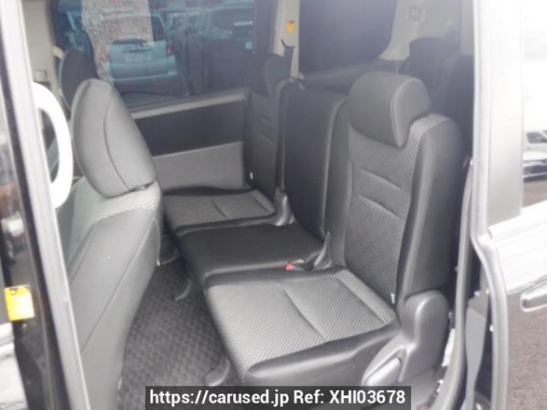 Used 2007 AT toyota noah ZRR70W Image[16]