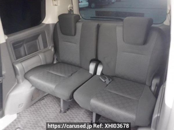 Used 2007 AT toyota noah ZRR70W Image[19]