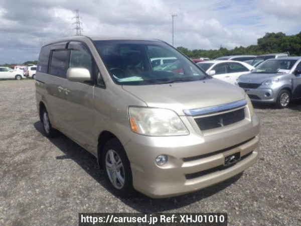 Used 2004 AT toyota noah AZR65G Image[0]