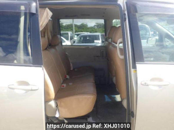 Used 2004 AT toyota noah AZR65G Image[13]