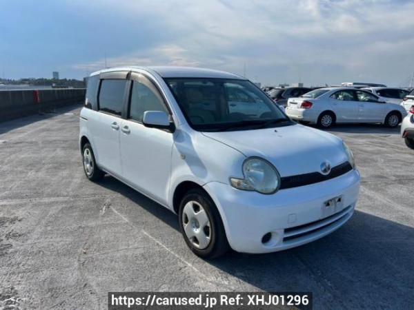 Used 2004 AT toyota sienta NCP81G Image[0]