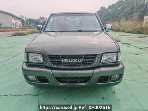 Used 2015 MT isuzu pickup - Image[1]