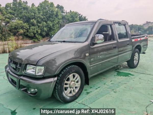 Used 2015 MT isuzu pickup - Image[2]