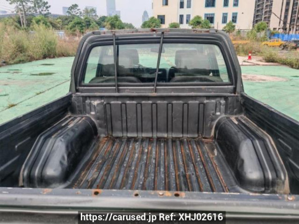 Used 2015 MT isuzu pickup - Image[7]
