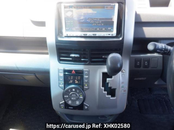 Used 2008 AT toyota voxy ZRR70W Image[24]