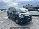 Toyota Noah ZRR70W