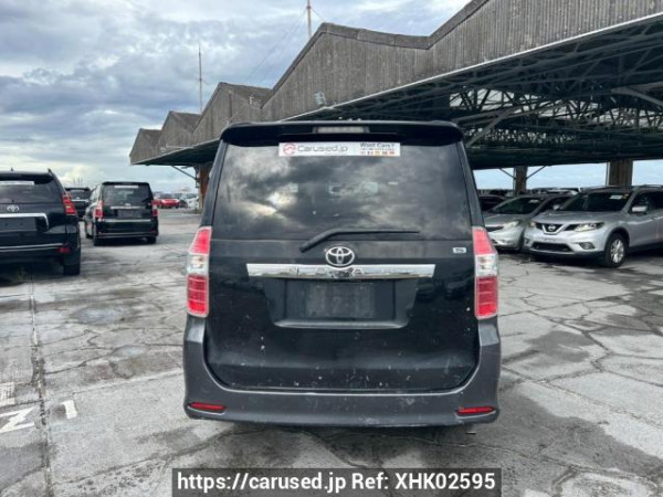 Used 2007 AT toyota noah ZRR70W Image[5]