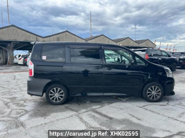 Used 2007 AT toyota noah ZRR70W Image[7]