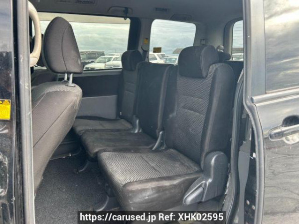 Used 2007 AT toyota noah ZRR70W Image[16]