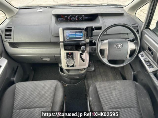 Used 2007 AT toyota noah ZRR70W Image[19]