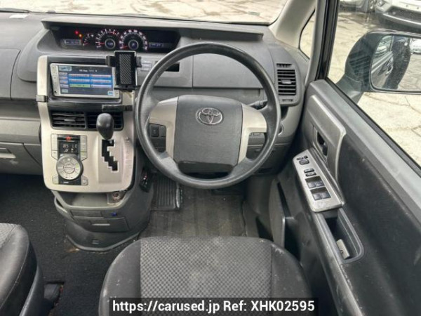 Used 2007 AT toyota noah ZRR70W Image[21]
