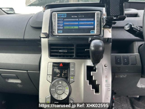 Used 2007 AT toyota noah ZRR70W Image[24]