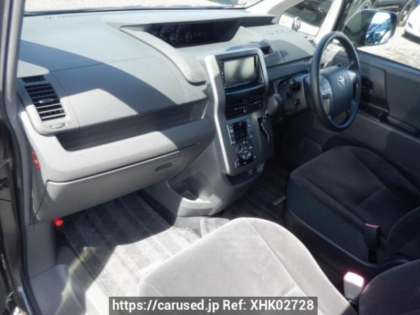 Used 2009 AT toyota noah ZRR70G Image[13]