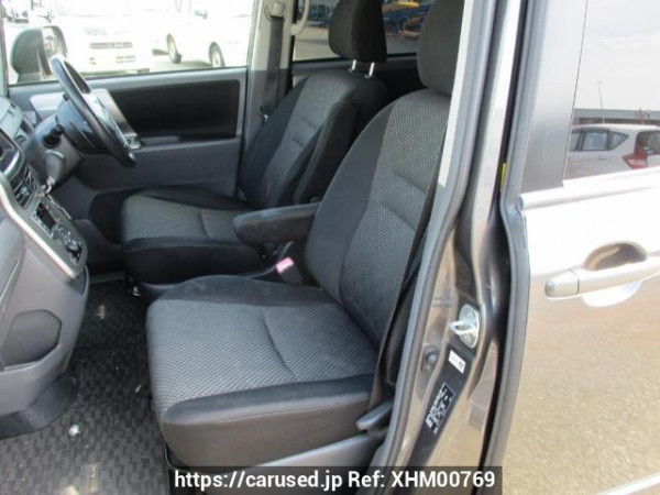 Used 2009 AT toyota noah ZRR70W Image[16]