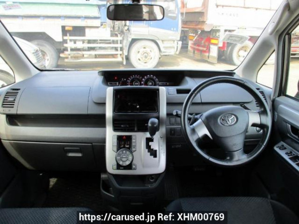 Used 2009 AT toyota noah ZRR70W Image[20]