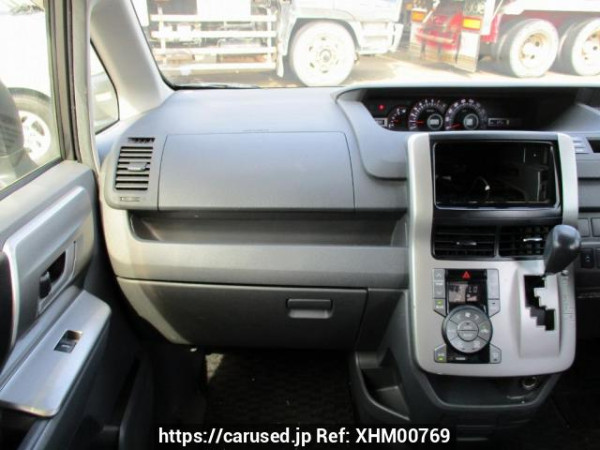 Used 2009 AT toyota noah ZRR70W Image[21]