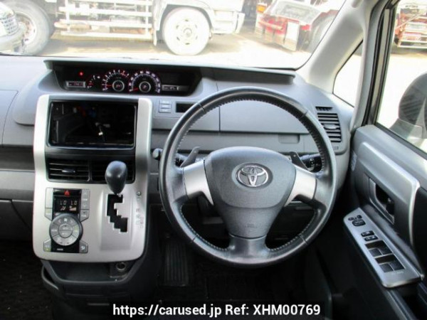 Used 2009 AT toyota noah ZRR70W Image[22]