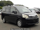 Toyota Noah ZRR75G