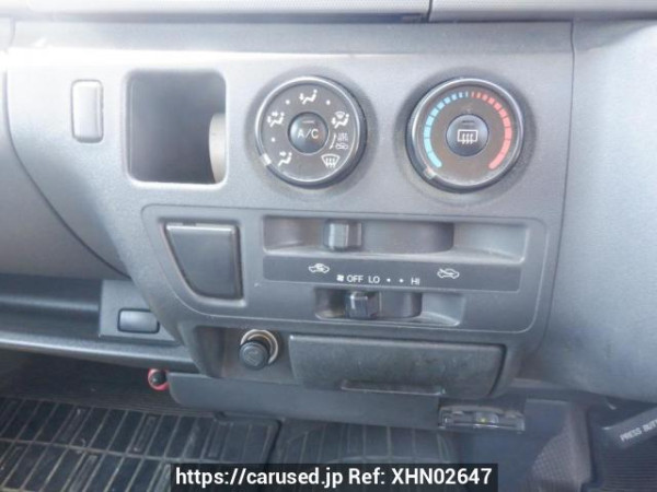 Used 2004 AT toyota regiusace-van KDH200V Image[26]