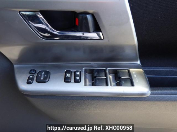 Used 2009 AT toyota voxy ZRR70W Image[25]