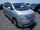 Toyota Noah ZRR70G