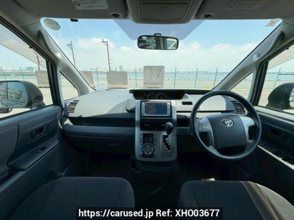 Used 2009 AT toyota noah ZRR70G Image[18]