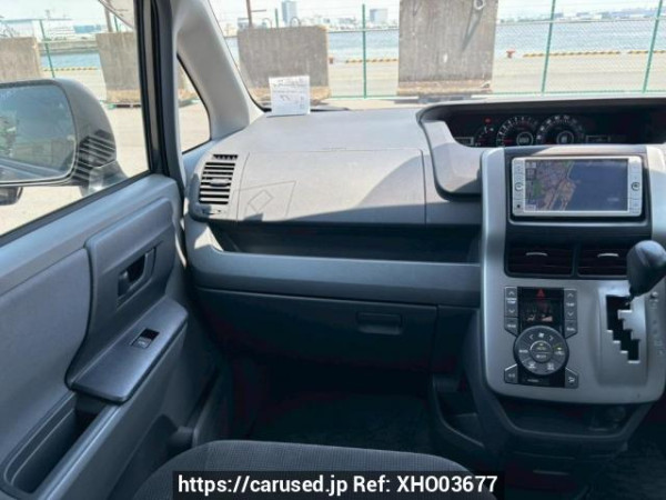 Used 2009 AT toyota noah ZRR70G Image[19]