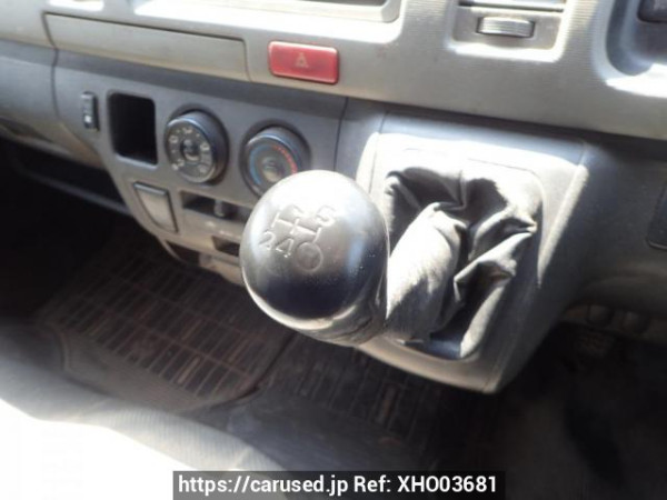 Used 2006 MT toyota regiusace-van KDH205V Image[18]