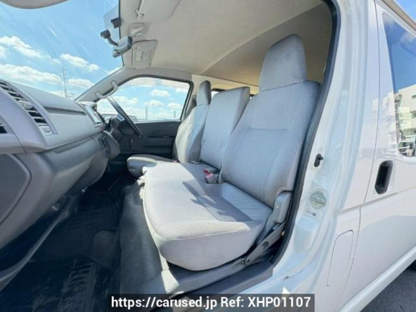 Used 2005 AT toyota regiusace-van KDH205V Image[13]