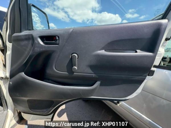 Used 2005 AT toyota regiusace-van KDH205V Image[15]