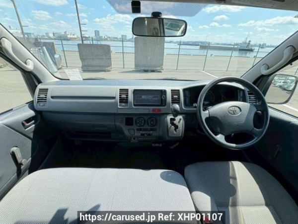 Used 2005 AT toyota regiusace-van KDH205V Image[17]