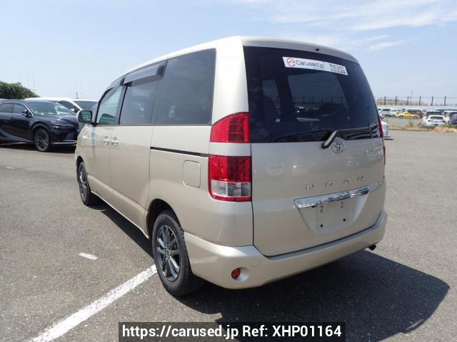 Buy Used 2004 Toyota Noah AZR60G (XHP01164) - Carused.jp