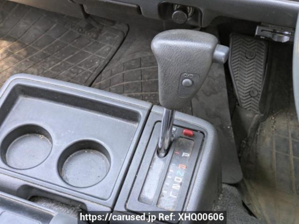 Used 2004 AT toyota hiace-van TRH112V Image[26]