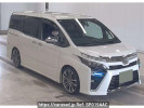 Toyota Voxy ZRR85W