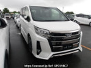 Toyota Noah ZRR80W