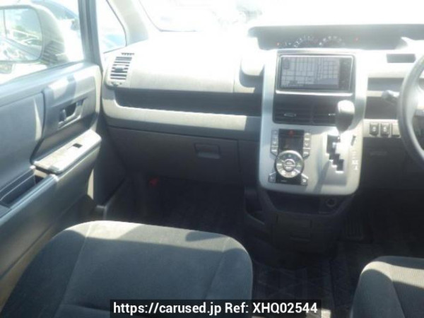 Used 2009 AT toyota noah ZRR70G Image[17]