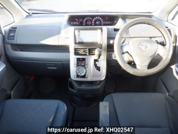 Used 2009 AT toyota noah ZRR70W Image[19]
